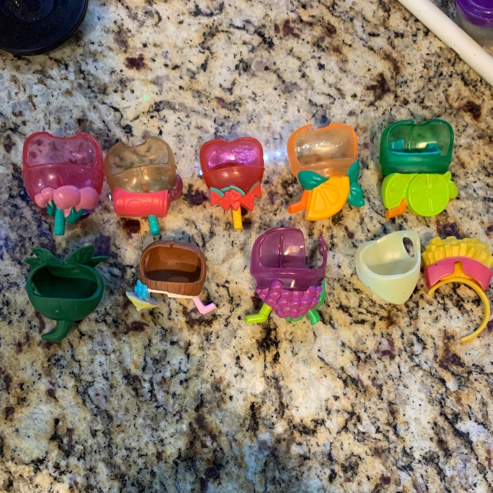 Littlest Pet Shop Fruit-Themed Toy Set with Pink, Orange, and Green